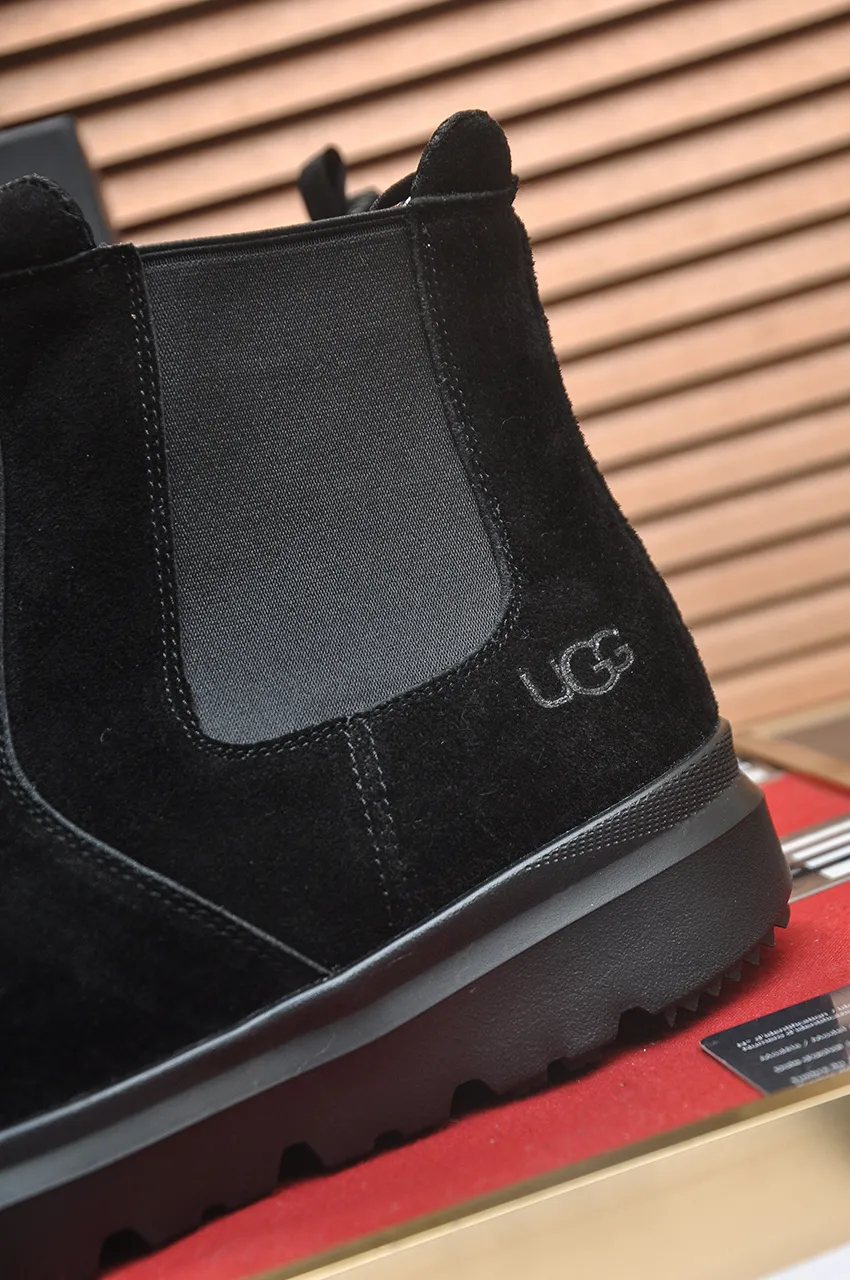 Men's shoes 💰580💶【UGG】(full genuine wool lining) Please pay attention to the original quality and compare the thickness of the wool 🏮🏮Hot style Martin boots from Australia's warm luxury brand men's shoes, official website synchronization, Beckham men's style..., made of imported top-layer waxed cowhide, waxed toe, Australian real wool velvet lining Carefully sewn...Imported rubber Martin boots outsole (comfortable, soft and wear-resistant). I really like the quality...Exquisite workmanship, you can't put it down once you see it. Code number 39-44